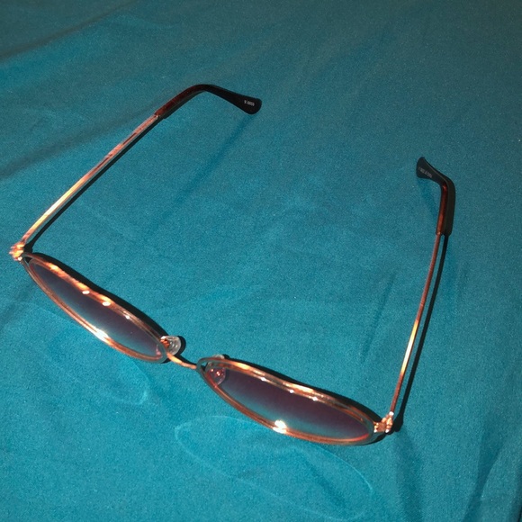 3/$20 Double Framed Heart Sunglasses Forever 21 - Picture 5 of 6